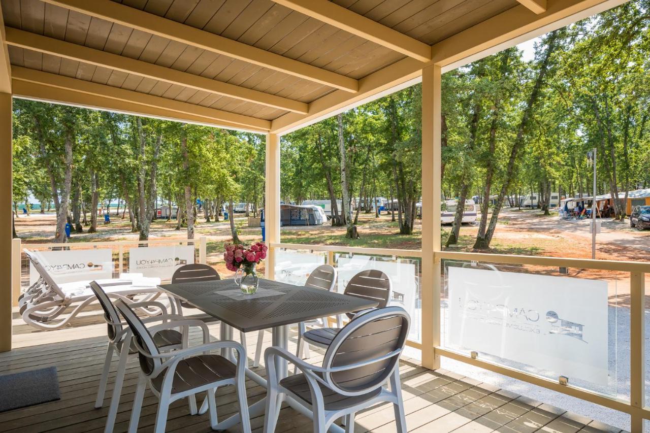 Mobile Homes Premium Relax Park Umag By Camp4You Karigador Kültér fotó